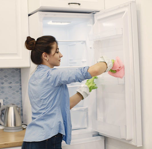 How to Deep Clean your Fridge